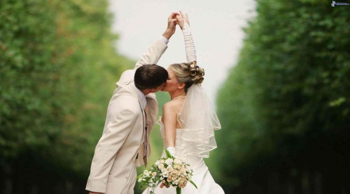 Los besos más raros de recién casados