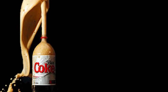 Experimento con mentos y cola