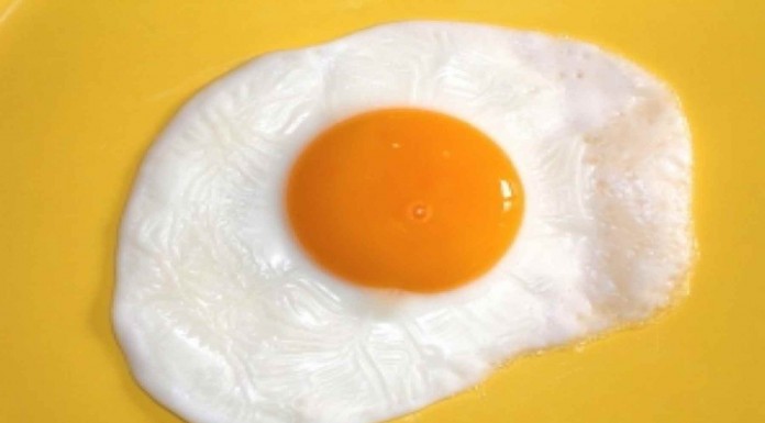 Huevos fritos de una manera increíble