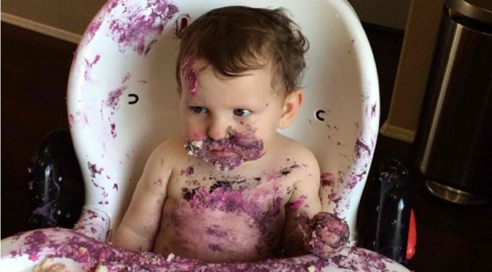 Cuando los niños comen tarta