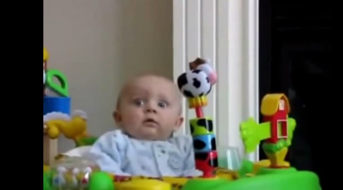 Los bebés son capaces de hacernos reír durante un buen rato, ¿quieres ponerte a prueba? Mira este vídeo divertido