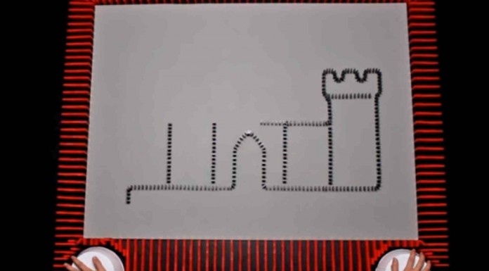 Con el Dominó se han logrado hacer esculturas y acciones artísticas increíbles. No te pierdas este vídeo en el que se vuelve a lograr algo impresionante
