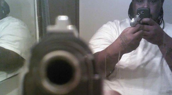 A estas personas alguien debería explicarles cómo funcionan los espejos… ¡Mira estos selfies! Brutales