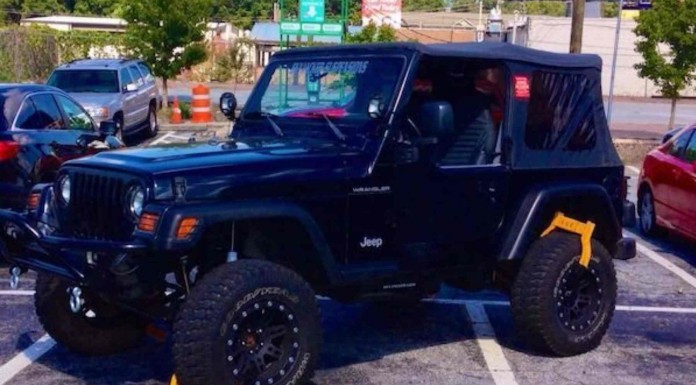 Definitivamente estas personas no tienen ni idea de cómo se debe aparcar ¡mira qué desastres! jajaja