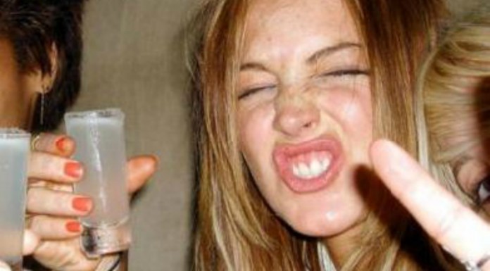 10 Celebridades ¡con caras de borrachos! (Parte I)