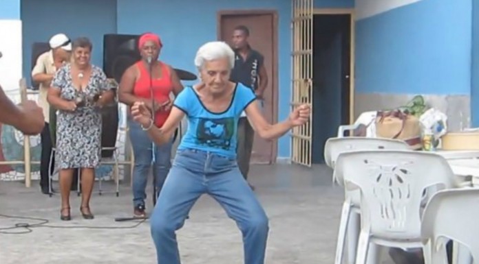 Abuela baila ¡de forma increíble!