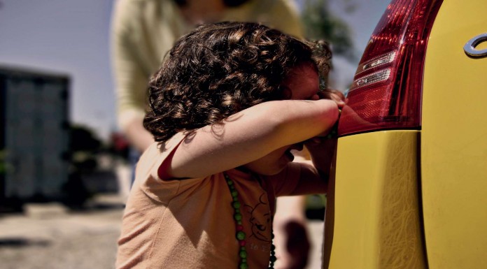 Tan pequeños y ya no saben perder ¡menuda rabieta!