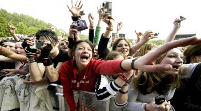 Artistas asustados por fans ¡muy locos! (Parte I)