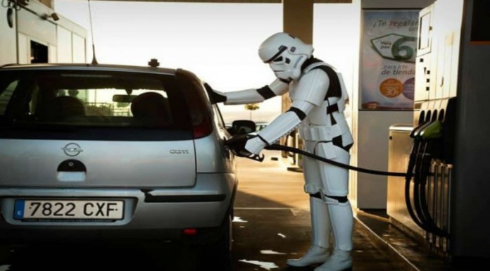 Los soldados imperiales de la Guerra de las Galaxias en un día normal