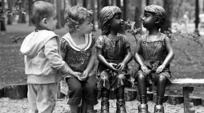 Niños que interactúan con estatuas ¡DIVERTIDÍSIMO! (Parte I)