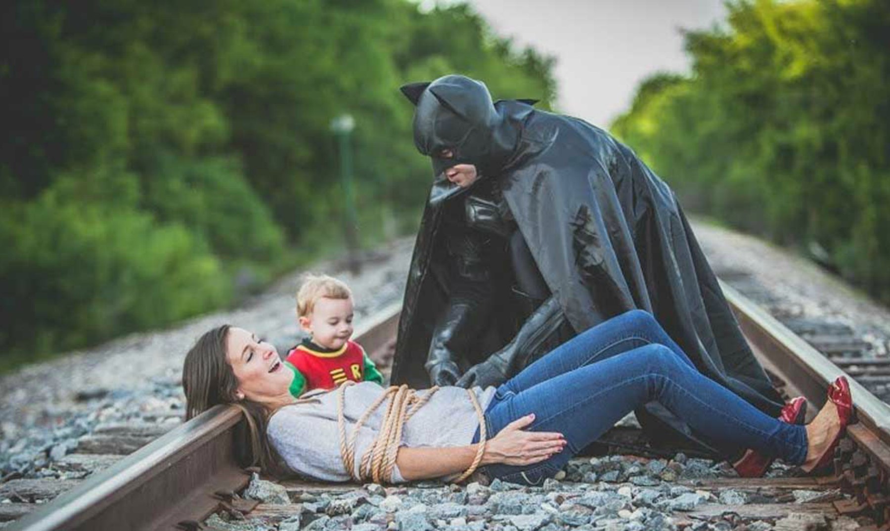 Sesión de fotos familiares con ¡Batman!