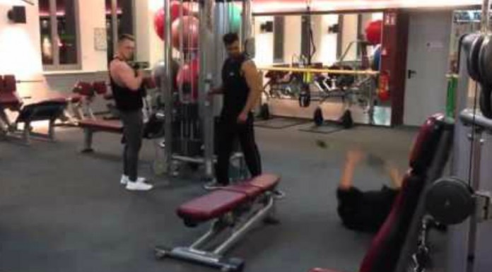 Cuando ves a la chica que te gusta y te pones nervioso…