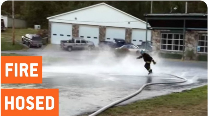 Bombero trolleado ¡por su propia manguera!