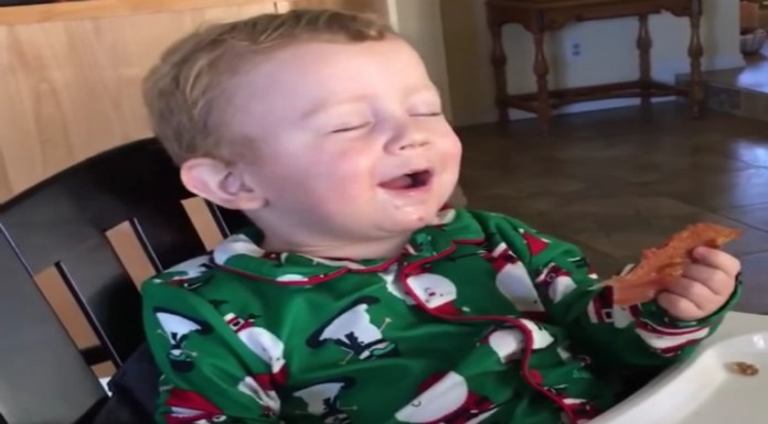 ¡No te pierdas la reacción de este niño!