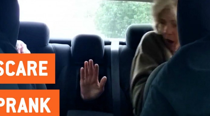 ¡Una mano escondida!