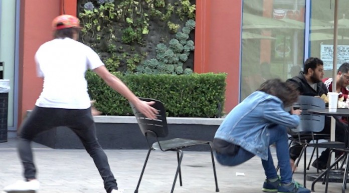 Broma de ¡quitar la silla!