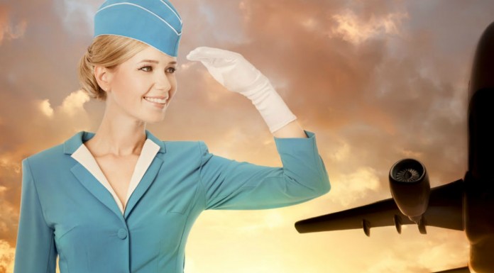Esta azafata no es como el resto