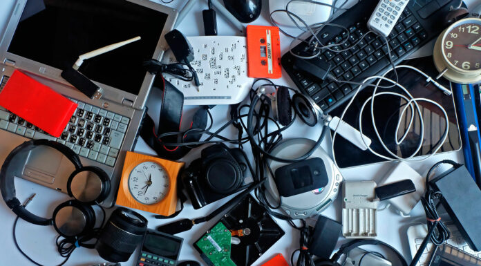 El principal problema del avance tecnológico: el e-waste El principal problema del avance tecnológico: el e-waste 1